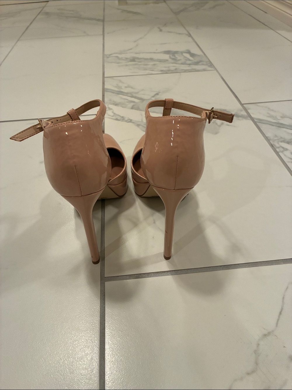 Gianni Bini T-Strap Pumps in Nude Patent size 7.5 - Picture 5 of 8